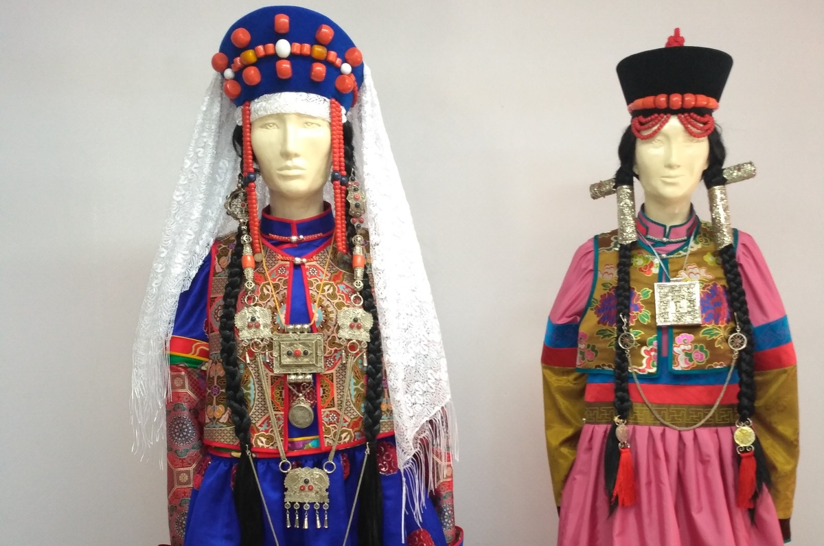 В Улан-Удэ по историческим источникам восстановили национальные костюмы буряток