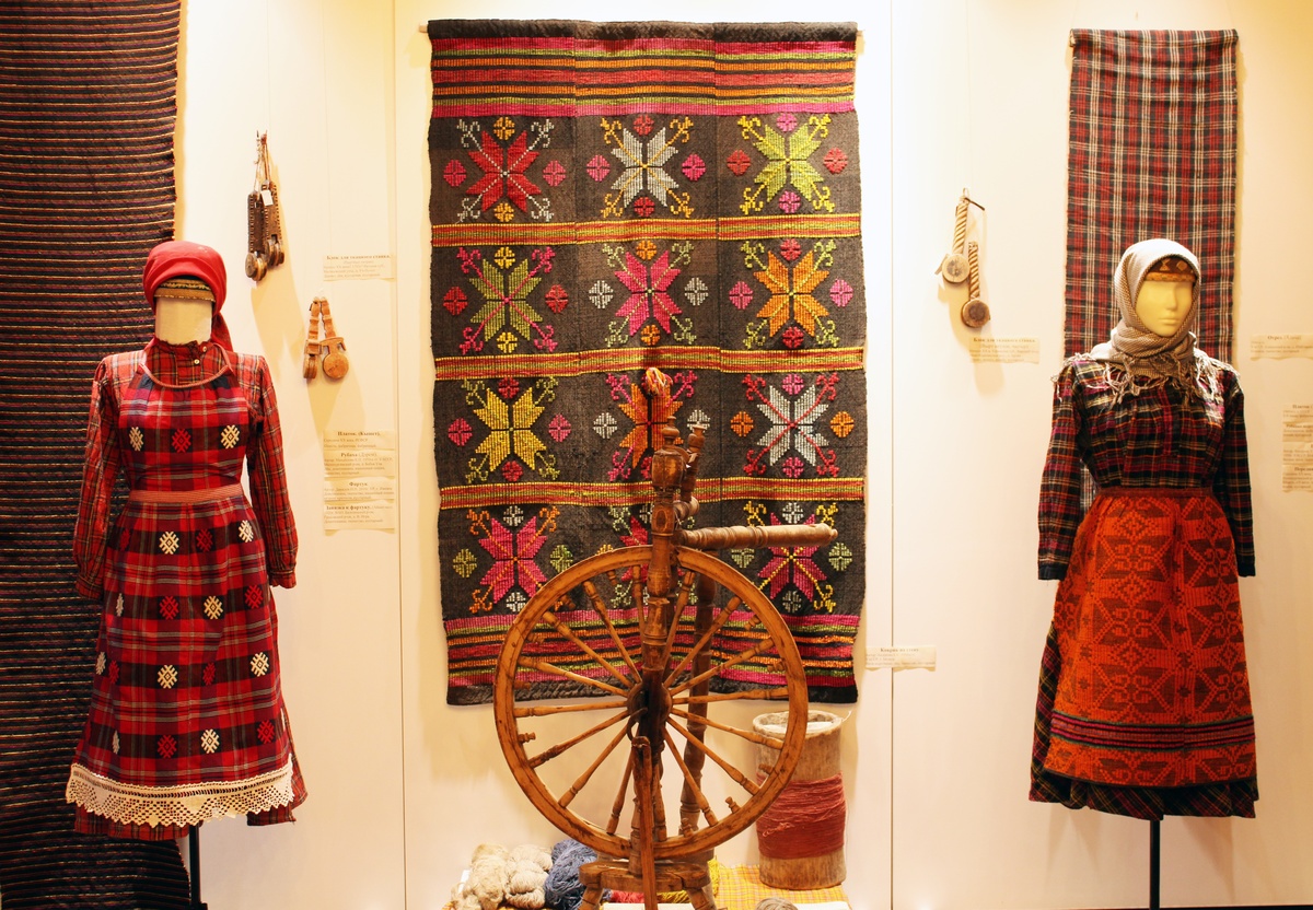 В "Лудорвае" открыли выставку традиционной одежды южных удмуртов